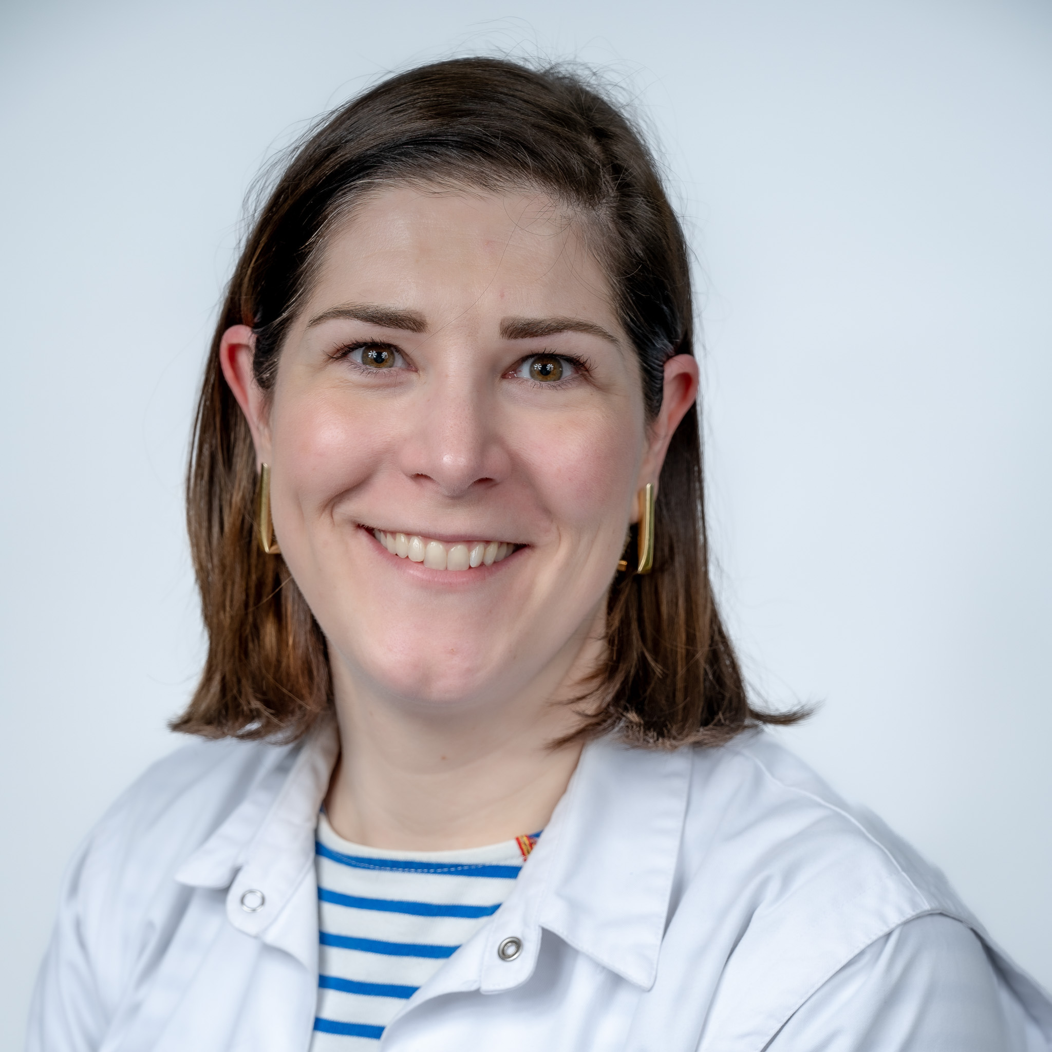 dr. Anne Schouwenaars